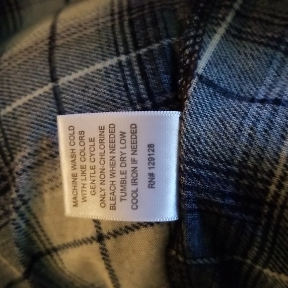 Ladies flannel top - Picture 8 of 8